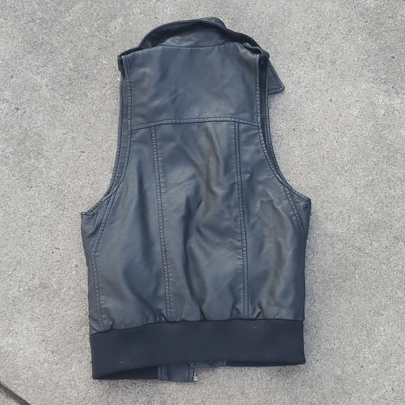 Vans Faux Leather Vest - Picture 2 of 5